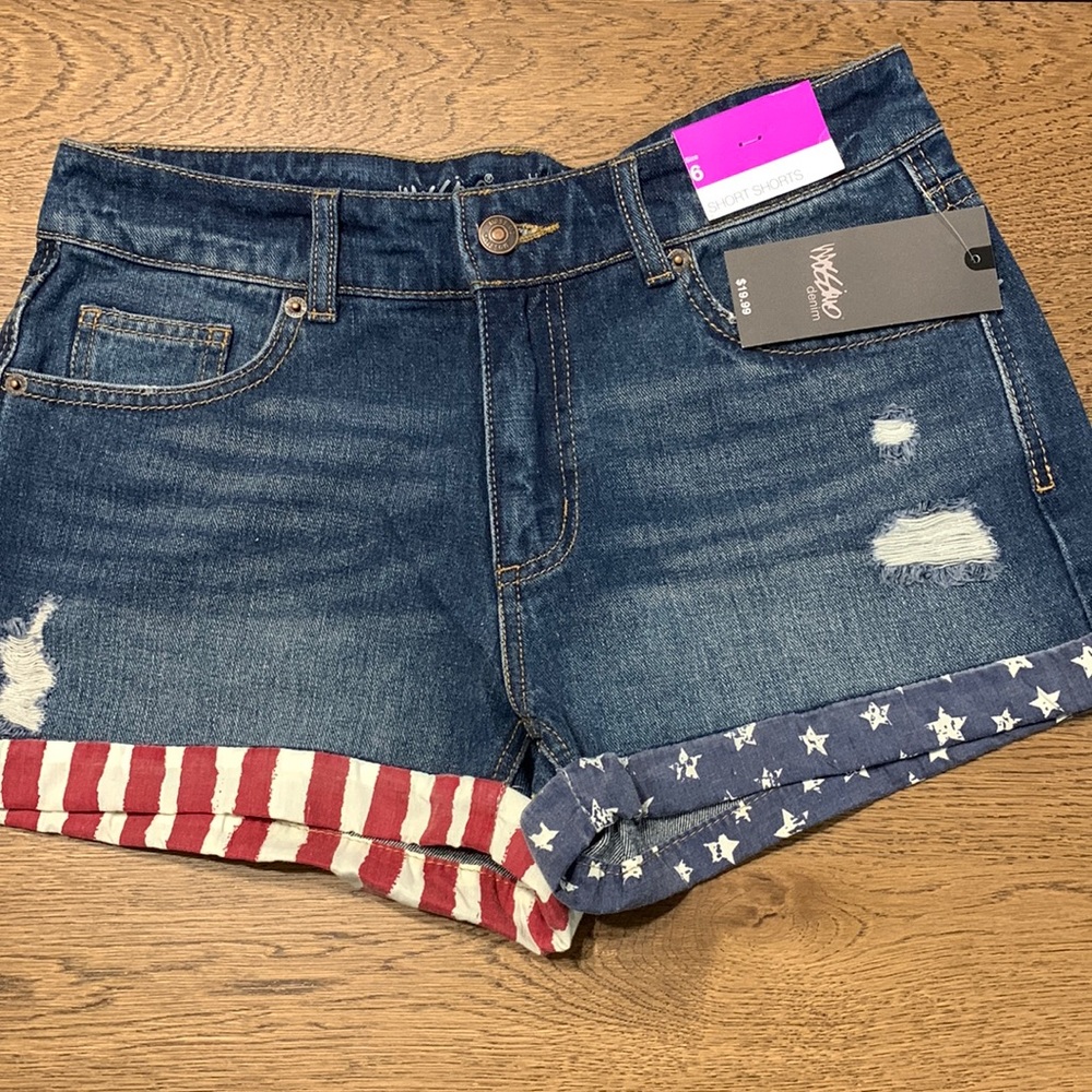 American Flag Denim Shorts. Size 6. High waisted short shorts. NWT.